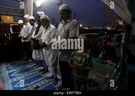 ramadan breaking fast prayer