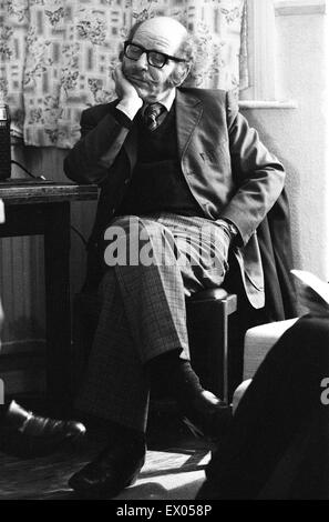 Enfield Poltergeist. Goings on at the Hodgson household in Green Street, Enfield. Paranormal Investigator Maurice Grosse. 17th February 1978. Stock Photo