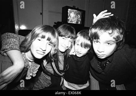 Enfield Poltergeist. Goings on at the Hodgson household in Green Street, Enfield. Janet, Margaret, Billy and Johnny Hodgson. 17th February 1978. Stock Photo