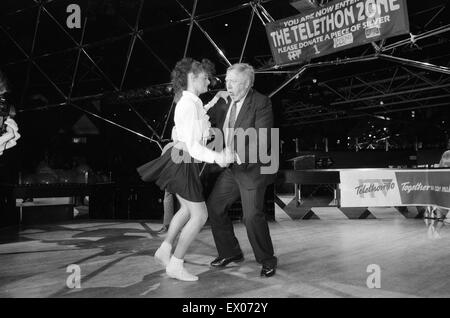 Labour Deputy Leader Roy Hattersley dances the Lambada with champion Jane Mytton from Kings Norton, at the Dome Nightclub. 20th March 1990. Stock Photo