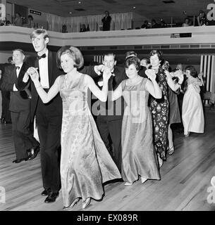 Top Rank Reading Charity Ball, Top Rank Ballroom, Reading, Berkshire, 28th October 1967 ...