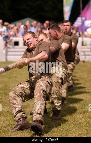 10 Trg Bn Inter Platoon Tug 'o' War, Farewell to the Garrison Festival, Bordon, Hampshire, UK. Saturday 27 June 2015. Stock Photo