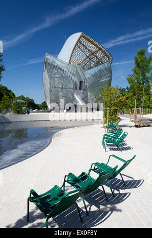 Fondation Louis Vuitton - Bois de Boulogne - Paris - France Stock Photo -  Alamy