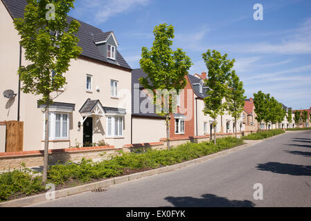 Modern housing development, Kingsmere, Bicester, Oxfordshire, England Stock Photo