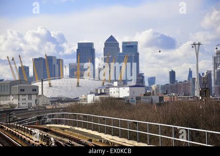 Pontoon Dock Docklands Light Railway Dlr Station Silvertown Quays London England United Kingdom Stock Photo Alamy