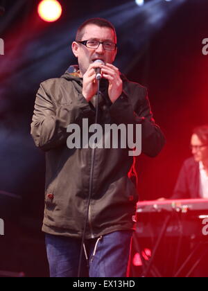 Manchester, UK. 3rd July, 2015. Paul Heaton and Jacqui Abbott perform live at the Summer In The City event at Castlefield Bowl. © Alamy Live News/ © Simon Newbury/Alamy Live News Credit:  Simon Newbury/Alamy Live News Stock Photo