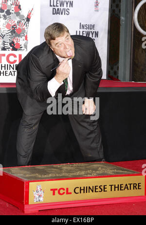 John Goodman at the John Goodman Handprint and Footprint Ceremony held at the TCL Chinese Theatre in Los Angeles. Stock Photo