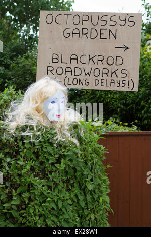 Blackrod, UK. 04th July, 2015. The two day event, which continues on Sunday has been months in the making, with residents and businesses coming up with ideas for a wide range of colourful scarecrows which will line the streets of Blackrod.  This year's ninth annual festival will feature 131 scarecrows - a record number and 10 up on last year. Credit:  Cernan Elias/Alamy Live News Stock Photo