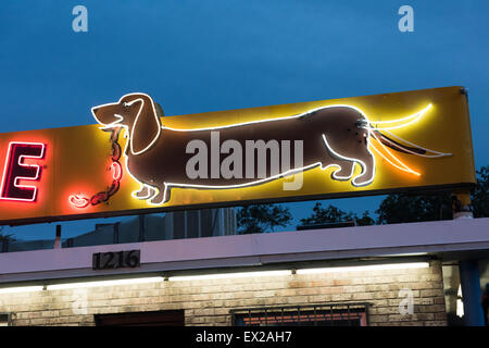 The Dog House neon sign on Central Avenue (Route 66) in Albuquerque, New Mexico Stock Photo