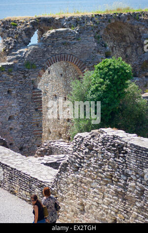 ruins grotte sirmione catullo roman di lake garda italy lombardy alamy ancient near peninsula