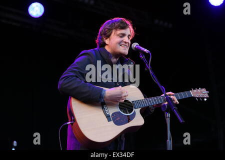 Delamere, UK. 5th July, 2015. Former Starsailor frontman James Walsh performs live at Delamere Forest supporting James. Stock Photo