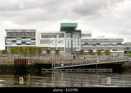 West College Scotland in Clydebank, Glasgow, UK with access to the river Clyde Stock Photo