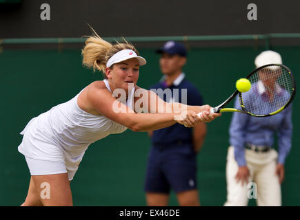 Wimbledon, London, UK. 6th July, 2015. Tennis, Wimbledon, Coco Vandeweghe (USA) in action against Lucie Safarova (CZE) Credit:  Henk Koster/Alamy Live News Stock Photo