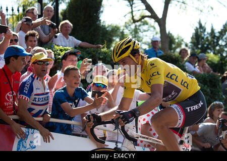 Huy, Belgium. 06th July, 2015. Fabian Cancellara on the Mur de Huy after recovering from his peleton crash incident during stage 3 of the 2015 Tour De France Antwerp to Huy. Credit:  Action Plus Sports/Alamy Live News Stock Photo