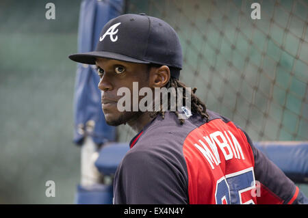 Milwaukee, WI, USA. 7th July, 2015. Atlanta Braves center fielder Cameron Maybin #25 takes batting practice prior to start of the Major League Baseball game between the Milwaukee Brewers and the Atlanta Braves at Miller Park in Milwaukee, WI. John Fisher/CSM/Alamy Live News Stock Photo