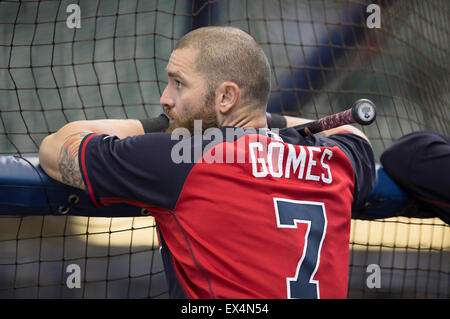 Milwaukee, WI, USA. 7th July, 2015. Atlanta Braves left fielder Jonny Gomes #7 watches batting practice before the Major League Baseball game between the Milwaukee Brewers and the Atlanta Braves at Miller Park in Milwaukee, WI. John Fisher/CSM/Alamy Live News Stock Photo