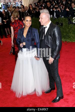 MET Gala 2015 'China: Through The Looking Glass' Costume Institute Benefit Gala at the Metropolitan Museum of Art - Arrivals  Featuring: Alicia Keys Where: New York, New York, United States When: 04 May 2015 C Stock Photo