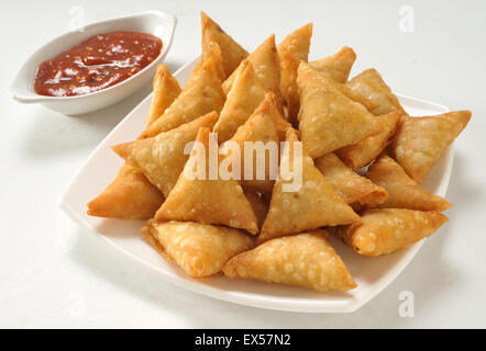 Aloo samosa hi-res stock photography and images - Alamy