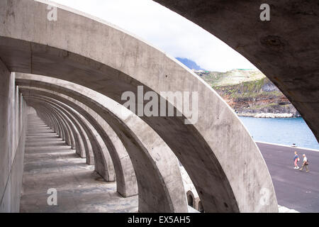 ESP, Spain, the Canary Islands, island of La Palma, the breakwater wall at the port of Puerto de Tazacorte.  ESP, Spanien, Kanar Stock Photo