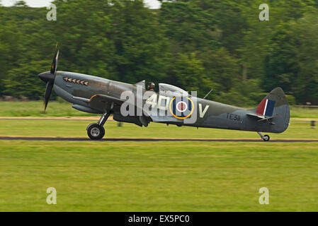 Spitfire TE311 (Mk LF XVIE) Raf Cosford Air Show England Uk Stock Photo