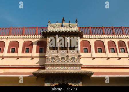 Balcony in the courtyard of the Chandra Mahal City Palace, Jaipur, Rajasthan, India Stock Photo