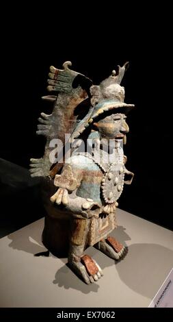 post-classical, Mayan, Anthropomorphic (ceramic) incense burner alluding to the four cardinal points and the centre of the cosmos. Mayapan, Yucatan, Mexico. 1250-1550 AD Stock Photo