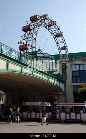 riesenrad ferris wheel wurstelprater park prater vienna austria Stock Photo