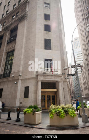 New York, USA. 8th July, 2015. The Wall Street entrance of the New York Stock Exchange on Wednesday, July 8, 2015. What is being described as a technical problem halted trading on the exchange at 11:32 AM which eventually resumed at about 3:10 PM after being out for about three and one half hours. Credit:  Richard Levine/Alamy Live News Stock Photo