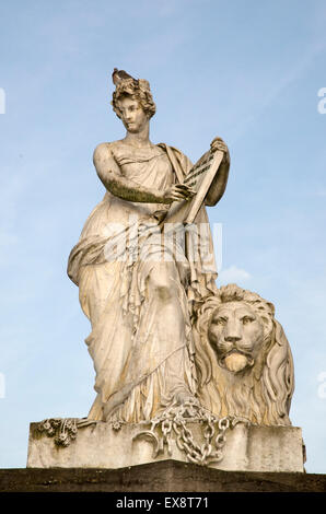 statue,patria,lion,plinth,stone,decorative,memorial,place des martyrs,brussels,belgium Stock Photo