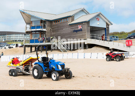 The RNLI Lifeguard Station on Fistral beach in Newquay, Cornwall. Stock Photo