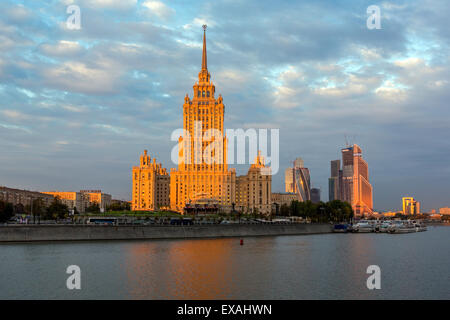 Moskva River and Hotel Ukraine, one of the seven sister skyscrapers, Moscow, Russia Stock Photo