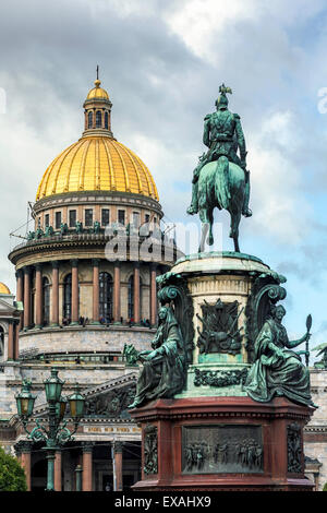 Golden dome of St. Isaac's Cathedral built in 1818 and the equestrian statue of Tsar Nicholas dated 1859, St. Petersburg, Russia Stock Photo