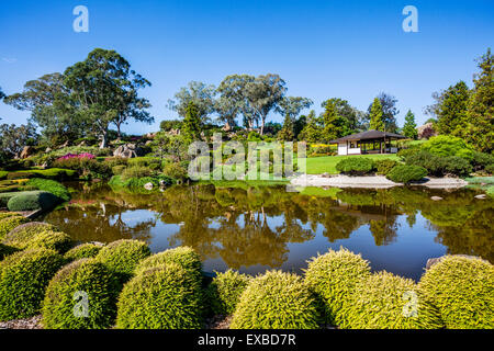 Australia, New South Wales, Central West Region, lake and tea house at the Cowra Japanese Garden Stock Photo