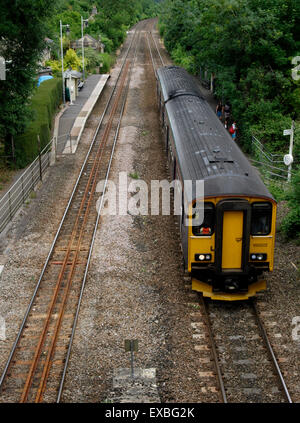 Train leaving Avoncliff railway station, Bradford on Avon, Wiltshire, UK Stock Photo