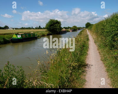 Along the towpath on the Kennet & Avon Canal near Hilperton, Wiltshire, UK Stock Photo
