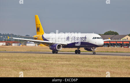 Monarch Airlines Airbus a321 G-ZBAL taking off from London-Luton Airport LTN Stock Photo