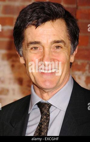 File. 11th July, 2015. Wales native, ROGER REES, (May 5, 1944 - July 10, 2015) a Tony-winning theater star also widely known for his TV roles, including in 'The West Wing' and 'Cheers, ' has died at 71. Pictured: Nov. 13, 2006 - New York, New York, U.S. - Roger Rees - Williamstown Theatre Gala saluting T. Stoppard. © John Krondes/Globe Photos/ZUMAPRESS.com/Alamy Live News Stock Photo