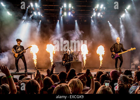 July 10, 2015 - Clarkston, Michigan, U.S - FALL OUT BOY performing on the BOYS OF ZUMMER TOUR at DTE Energy Music Theatre in Clarkston Mi on July 10th 2015 (Credit Image: © Marc Nader/ZUMA Wire) Stock Photo