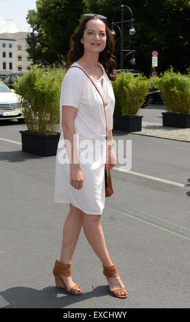 Berlin, Germany. 08th July, 2015. German actress Natalia Woerner arrives to the runway show of the label Minx at the Mercedes-Benz Fashion Week in Berlin, Germany, 08 July 2015. The Spring/Summer 2016 collections were presented during the Berlin Fashion Week from 07 to 10 July. Photo: BRITTA PEDERSEN/dpa/Alamy Live News Stock Photo