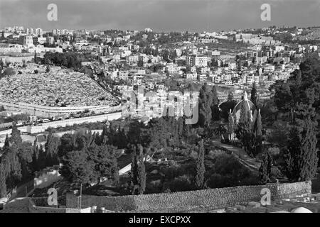 Jerusalem - Outlook from Mount of Olives to Hl. Mary of Magdalene Russian orthodox church in morning light Stock Photo