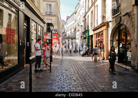 Tourists in the Jewish quarter, Rue de Rosiers, gay district, Le Marais, Paris, France.