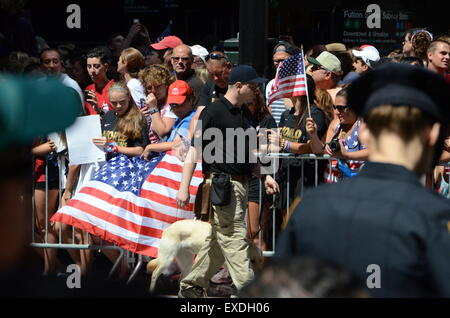 female women cops police new york Stock Photo - Alamy