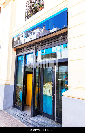 La Caixa Spanish Bank sign and logo in Barcelona, Spain ...