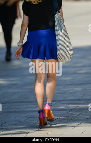 Munich, Germany. 29th June, 2015. A young woman wearing summer clothes in Munich, Germany, 29 June 2015. Photo: Matthias Merz/dpa/Alamy Live News Stock Photo