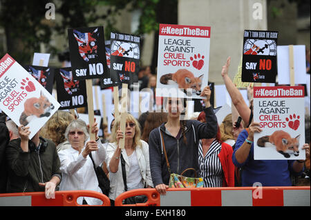 Westminster, London, UK. 14th July 2015. A Fox hunting ban demonstration outside Parliament. Credit:  Matthew Chattle/Alamy Live News Stock Photo