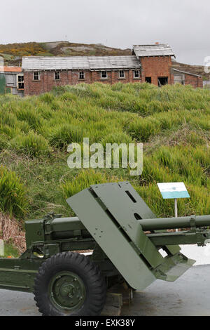 Ordnance QF 17-pounder field gun at Fort Dunree County Donegal Ireland Stock Photo