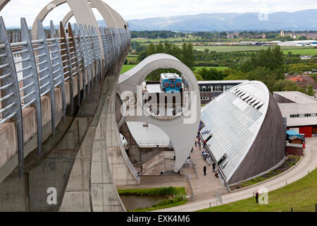 Tourist trip boat descending on the Falkirk Wheel, Falkirk, Stirling Stock Photo