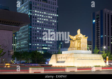 The night view of the Statue of King Sejong from Chosun Dynasty in Gwanghwamun Square in Seoul, South Korea. Stock Photo