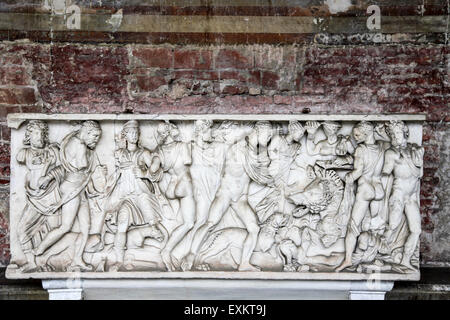 Roman period carved stone relief sarcophagus panel inside the Camposanto Monumentale cemetery. Pisa, Tuscany, Italy. Stock Photo