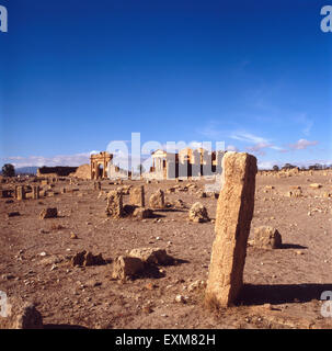 Eine Besichtigung von Sufetula, der Ausgrabungsstätte von Sbeitla, in nord-zentral Tunesien, Tunesien 1970er Jahre. Visitation of  Sufetula, the archaeological site of Sbeitla, in north-central Tunisia, Tunisia 1970s. Stock Photo